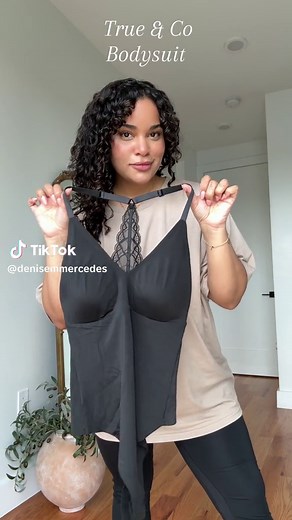 Here is how I styled this lace racerback bodysuit from @True & Co. 2 different ways! This bodysuit is a must have wardrobe essential to style any outfits with ease. Which look is your fav ?! ad #trueandcopartner