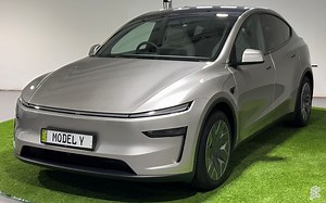 Tesla Model Y L 3-row electric SUV to launch in Malaysia on 1 April: 681km range, supports V2L - SoyaCincau