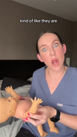 This startle reflex test (to test for the moro reflex or the startle reflex in newborn babies) can be pretty intense if you aren’t ready as a new parent! **for informational purposes only** #startlereflex #mororeflex #newbabytips #expectingmom #pregnant #pregnancyjourney #expectingmom #havingababy #laboranddelivery #laboranddeliverynurse #birthtips #birthprep | Mama Nurse Tina