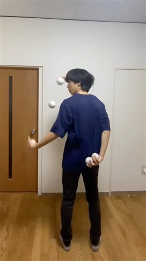 International Jugglers' Assn. on Instagram: "Epic ball juggling trick from @tanyao_ball of Japan 🇯🇵 ! #ija #jugglersofinstagram #ijajugglers #balljuggling #juggling"