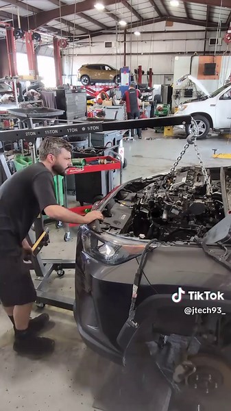 Engine Removal in a 2022 RAV4 – Step-by-Step Guide