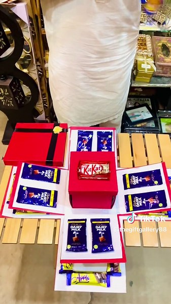 Butterfly Explosion Gift Box for 2024 Birthday & Anniversary Celebrations