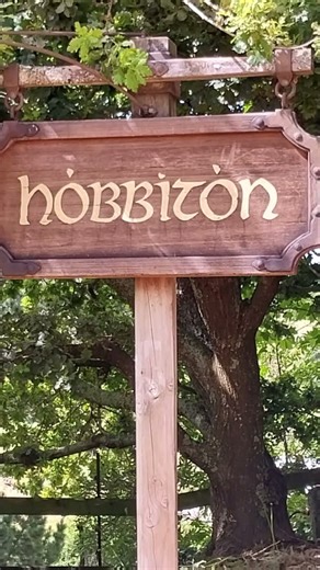 Hobbiton with OIIA Cat | Minecraft Note Blocks! sound