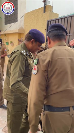 وزیراعلیٰ پنجاب مریم نواز کے ویژن اوپن ڈور پالیسی کے تحت کھلی کچہریوں کا سلسلہ جاری سی پی او ملتان صادق علی ڈوگر کی طرف سے تھانہ گلگشت میں کھلی کچہری کا انعقاد کیا گیا کھلی کچہری کے دوران ایس ایس پی آپریشنز ملتان احمد زنیر چیمہ، ایس پی گلگشت سیف اللہ گجر، ایس ڈی پی او گلگشت ارشد قیوم متعلقہ ایس ایچ اوز اور جملہ تفتیشی افسران بھی کھلی کچہری میں موجود تھے سی پی او ملتان نے کھلی کچہری میں آئے شہریوں کے مسائل سنے اور ان کو فوری حل کرنے کے احکامات جاری کئے سی پی او ملتان نے مدعیان مقدمہ کی ریکور شدہ 