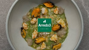 Il tour «Spettacolo in cucina» tra le colline marchigiane.​ In occasione dell’inaugurazione del primo store Arredo3 nella regione, la splendida città di Jesi ha accolto la nuova tappa del viaggio tra il design Made in Italy delle nostre cucine e l’arte culinaria dello chef Simone Finetti. Un evento che si è trasformato in una vera e propria esperienza sensoriale, entusiasmando l’ampio pubblico presente. ​ Vuoi partecipare al prossimo showcooking? Continua a seguirci e scopri gli appuntamenti!​ #