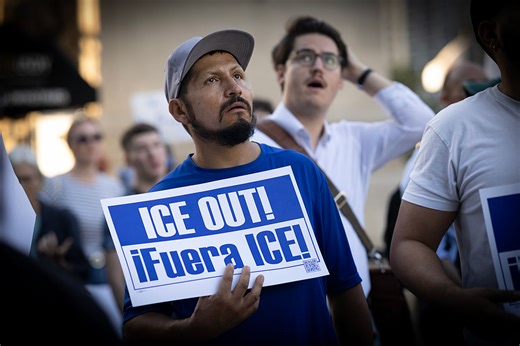 Feds Rappel From Black Hawk In Chicago ICE Raid