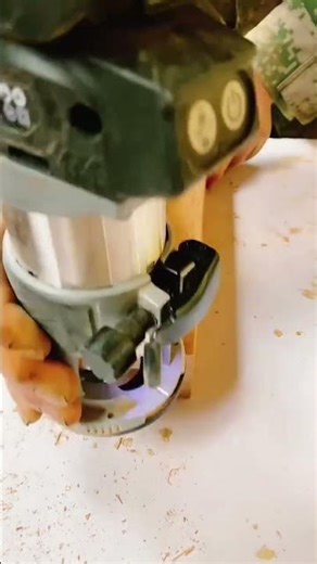 Fast & clean cuts with this lithium trim router #woodtools #diytips #toolshare #shorts