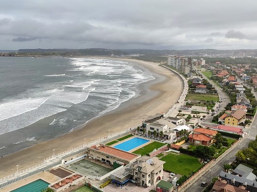 Salinas Surf & Travel Guide - Asturias' Surf City - Surf Atlas