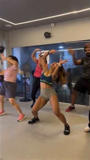 ZIN 121|Bikini| Cumbia🔥#zumbafitness #zumbafitnesswithdipti ‪@fitprodipti‬ insta handle #dance #zumba