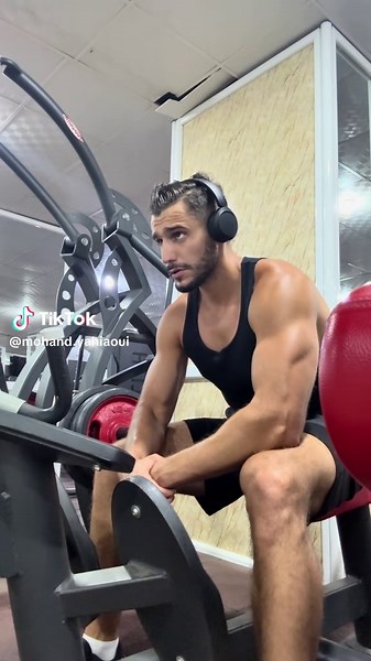 Vidéos de Mohand Yahiaoui (@mohand.yahiaoui) avec son original - TeamMaes_6