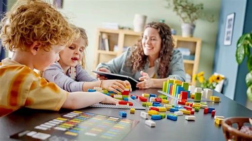 Nonprofit empowers blind people build LEGO sets on their own