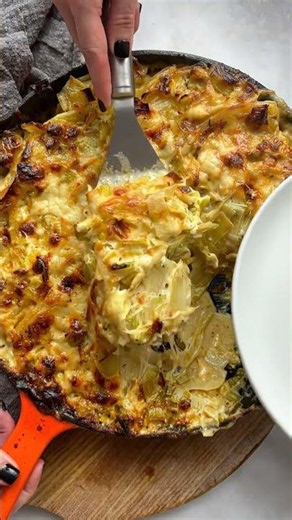 Creamy Leek Gratin 🧀🔥 | Easy Baked Cheese Side Dish | Cozy Comfort Food Recipe