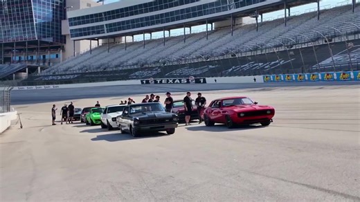 🔥 Pit Road Racing is coming to Goodguys Fort Worth! 🏁 Get ready to hit the strip Friday & Saturday with Tech Inspection from 10–11 am and 2–3 pm, and Drag Fun Runs from 11 am–12 pm and 3–4 pm. Four sessions total, so plan your pass and make it count! Each racer gets one pass per session after clearing Tech. Matchups are set first-come, first-served, and every race is a classic arm-drop start, with bragging rights going to the winning lane. No times recorded. ⚠️ Staging takes place in the South