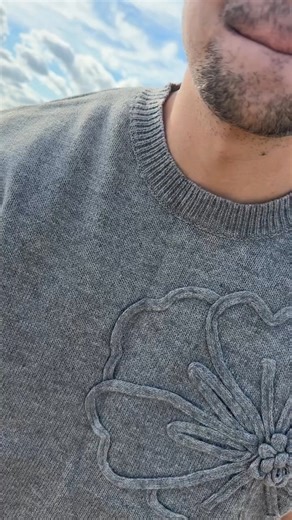 RAYVER IS KILLIN’ IT 🔥👏 Kapuso actor Rayver Cruz shows off his smooth moves in a new dance cover of BTS J-Hope’s “Killin’ It Girl.” Rayver and his girlfriend, fellow Kapuso star Julie Anne San Jose, are currently in London for a work trip attending the 2025 Barrio Fiesta. Courtesy: Rayver Cruz/Instagram | GMA News