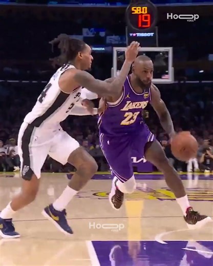 LeBron INSANE POSTER Dunk! 🔥