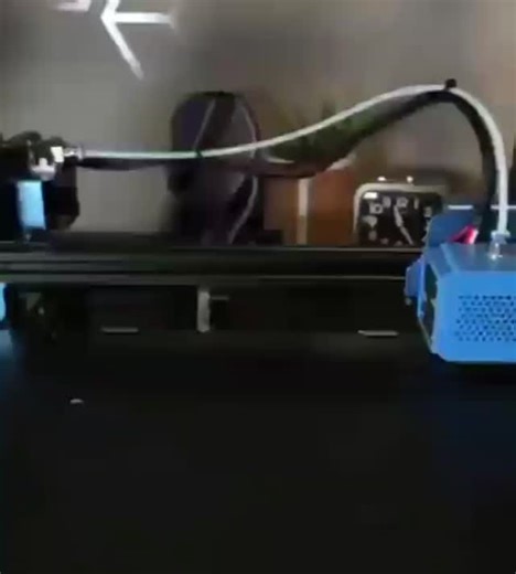 The sticking process of the 3D printer | Physics House | Facebook