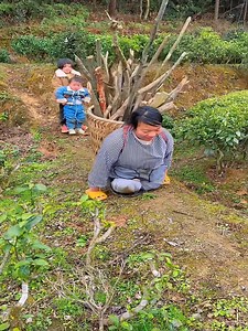 861K views · 10K reactions | Disabled Cripple Mum Working So Hard To Feed And Pay Her Family Bill | Verrell Bramasta | Facebook
