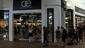 Forget the TVs. Maui shoppers go for ‘buy local’ deals on Black Friday