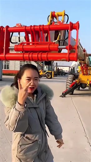 Telescopic Boom Loaders and Forklifts for Construction