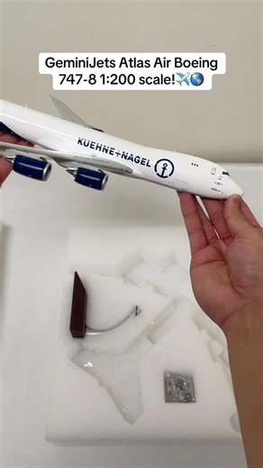 GeminiJets Atlas Air Boeing 747-8 1:209 scale!