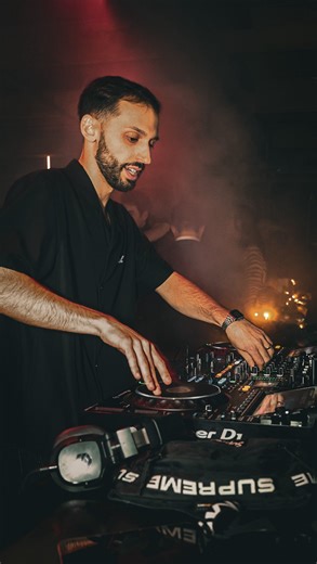 Alex Wolf on Instagram: "how to format a usb for djing fat32 so it works on club cdjs + rekordbox save this before your first gig #dj #rekordbox #cdj #djingtips #pioneerdj"