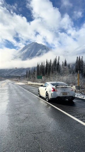 Captivating Mountain Scenery in Alaska