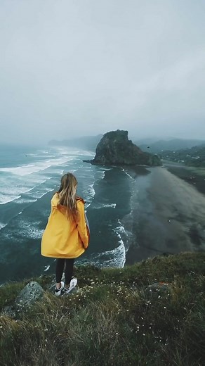 Hello fall 🍂🌊 hello #view... #flymetothemoon #flymetothemoonchallenge #fyp #fy #thesea 🎥 by @frauki #fog #newversion #relax #relaxingmusic