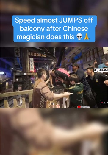 Chinese Magician Turns Food into a Snake Reaction