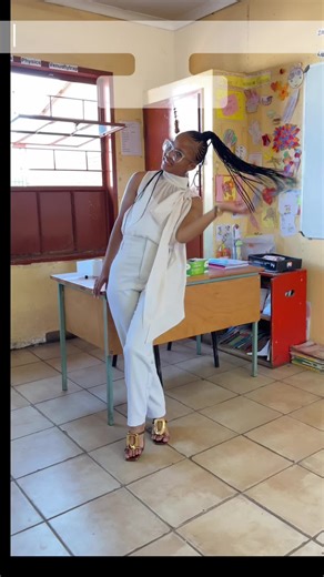 Work Outfit Ideas for Young Teachers: Stylish Weekly Picks