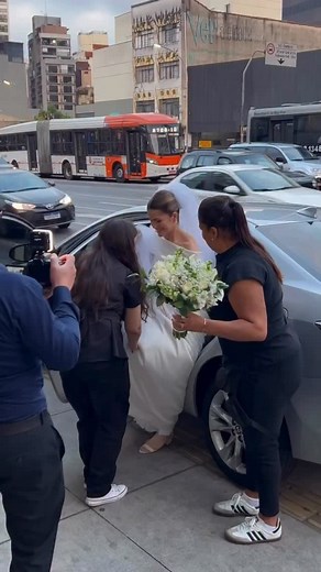Here comes the bride 💗 Hairstyle @sandrodessou @oessehair Makeup @carolnuness.beauty #wedding #weddinginspiration #bride #weddingphotography #instawedding #destinationwedding #luxury #italy #weddingphotographer #matrimonio #casamento #beautiful #photooftheday #fashion #trending #love #amore #brazil #boda #noiva | Wedworldmagazine