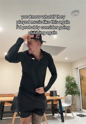 Nostalgic Vibes of 2015 Music and Clubbing