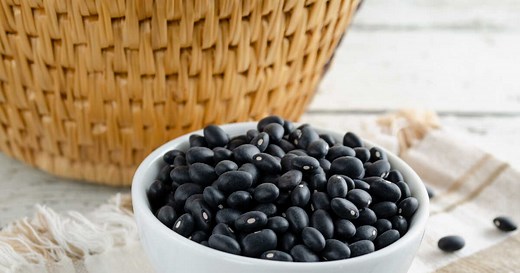 Haricots noirs : bienfaits santé, valeur nutritionnelle, comment les consommer ?