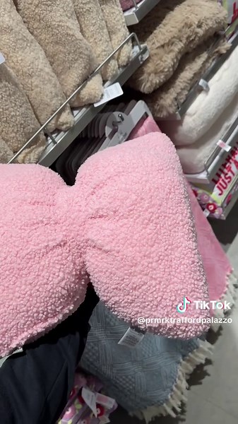🧸 🎀 ‘s #primark #primarkhaul #primarkfinds #primarkuk #primarknewin #newinprimark #primarksummerup #fyp #fypp #fypppp #fypage #trend #trending #fashion #fashionstyle #fashiontiktok #bear #teddybear #bears #pyjamas #homewear #primarkhome #loungewear #nightwear #night #pyjamas #bows #bow #pillow #throw #cup #bottles #teddybears #bedding #homewear #home