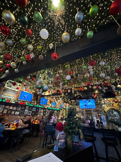 🎄✨ Celebrate the holiday season with us! ✨🎄 Sip on festive drinks, indulge in delicious desserts, and let the kids enjoy their own special holiday drinks! Our full menu has something for everyone, plus a full bar for the adults. Cozy up in our igloos for a magical dining experience ❄️☃️ Open 12:00–9:00 | Closed Tuesdays #HolidayFun #ChristmasVibes #SurfCityNC #WilmingtonNC #SneadsFerryNC #FestiveEats #FamilyFun #IglooDining #HolidayDrinks #SeasonalTreats #FoodieFun #LocalEats #NCChristmas #Eat