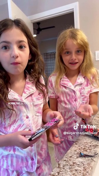 Have you ever tried Pop Rocks⁉️ Experience the fizzy sensation of Pop Rocks, also called popping candy! Thank you @Emma and Olivia Play for sharing this with us! You girls are so much fun & just the cutest! 🫶 #candy #asmr #candy #food #foodie #foodreview #fyp #influencer #poprocks #review ##viral