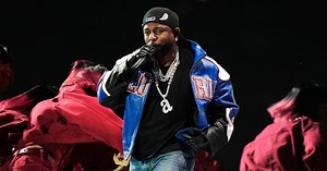 Kendrick Lamar's Super Bowl halftime show with SZA features commentary by 'Uncle' Samuel L. Jackson