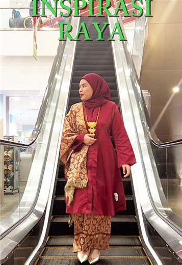 FUIYOH! Tengoklah Baju Raya kita! 😍✨ We are SO excited to see you guys today! The energy at Parkson is amazing and the