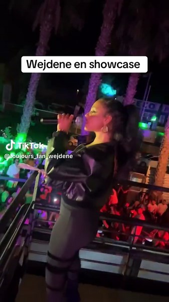 @Wejdene qui chante « Loin de tout » en showcase #toujoursfanwejdene #fan #wejdene #wejdene_bk #showcase