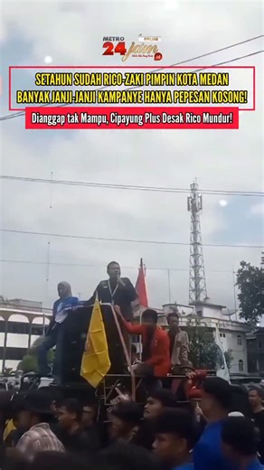 metro24jam.id on Instagram: "Setahun sudah Medan dipimpin Rico Waas dan Zakiyuddin Harahap. Bukan semakin membaik, Medan dinilai sebagian kalangan semaki buruk. Karenanya, mahasiswa yang tergabung dalam Cipayung Plus menggelar aksi unjuk rasa atas kepemimpinan Rico-Zaki selama setahun berjalan di depan Balaikota Medan, Kamis (12/2/2026). Dalam orasinya, Cipayung Plus mengevaluasi dan mengkritisi kinerja Pemko Medan di bawah kepemimpinan Rico-Zaki. Menurut mereka, banyak janji-janji kampanye Rico
