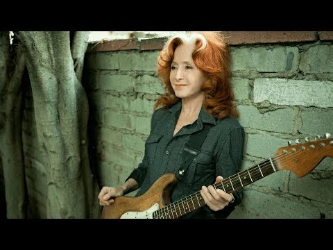 Bonnie Raitt – Thing Called Love (Official Live Performance)