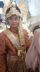 Barakallahu laka wabaraka 'alaika wajama'a bainakuma fii khoir", yang artinya "Semoga Allah memberkahimu, dan memberkahimu di waktu bahagia dan susah, serta mengumpulkan kalian berdua dalam kebaikan #menikah #resepsi #senyum #bahagia | Widyaastuti