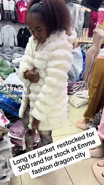 Emma Fashion's Stylish Jackets in Dragon City