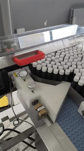 Labeling Machine Automatic Labeling Machine #LabelingMachine #PackagingMachinery #PackagingEquipment #Automation #Manufacturing #PackagingSolutions | GuangZhou Grand Machinery Josie