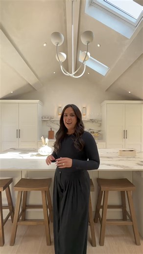Check out artist & interior stylist, Gemma’s top tips for achieving a minimalist home! 🙌 Are you a minimalist & what would your top tips be? 🏡 Full tour of this beautiful space coming soon 😊 #theluxuryhomeshow #luxuryhomesuk #minimalism #interiordesign | The Luxury Home Show