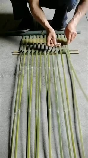 A bamboo stool is woven with bamboo,and it is cool to sit in summer #... | BamBoo Art&Hacks