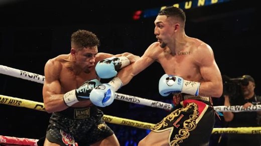 Teofimo Lopez defeats Jamaine Ortiz via decision to retain belts