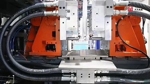 Tongda’s new all-electric HSE series equipment offers advantages such as energy efficiency, high precision, remote intelligence, and low maintenance costs. 😍 Compared to hydraulic blow molding equipment, it consumes 30%-50% less energy, increases production by 10-15%, and can quickly cater to customized customer needs. With independently developed programs and key patented technologies, this machine demonstrates Tongda’s innovative technological prowess. We look forward to discussing further wi