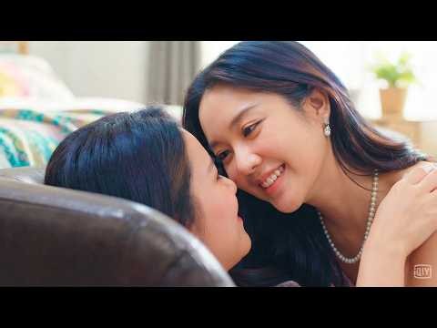 What Makes the Space Between Two Women Feel So Romantic