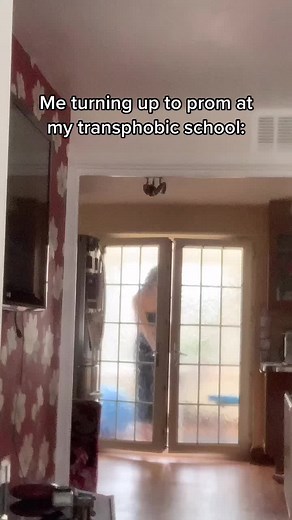 Should I recreate this in my prom dress ?😂❤️ #uk #trans #usa