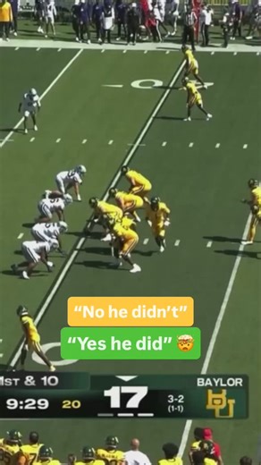 This lefty one-handed catch had us in AWE 😱 #cfb #collegefootball #football | College Football from B/R